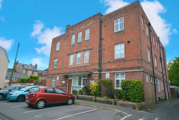 2 Bedroom Apartment To Rent In Glyde Path Road, Dorchester, DT1