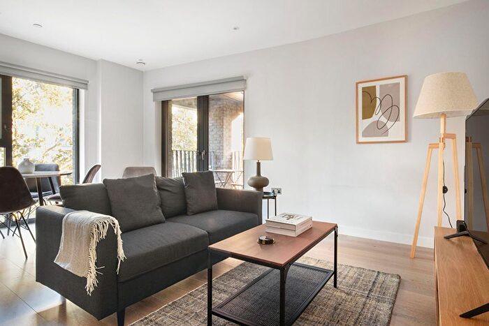 2 Bedroom Flat To Rent In Ufford Street, London, SE1