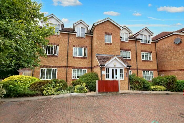 1 Bedroom Flat To Rent In Summers Lodge, Horace Gay Gardens, Letchworth Garden City, SG6