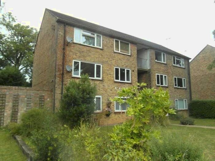 2 Bedroom Apartment To Rent In Kenya Court, Horley Row, Horley, Surrey, RH6