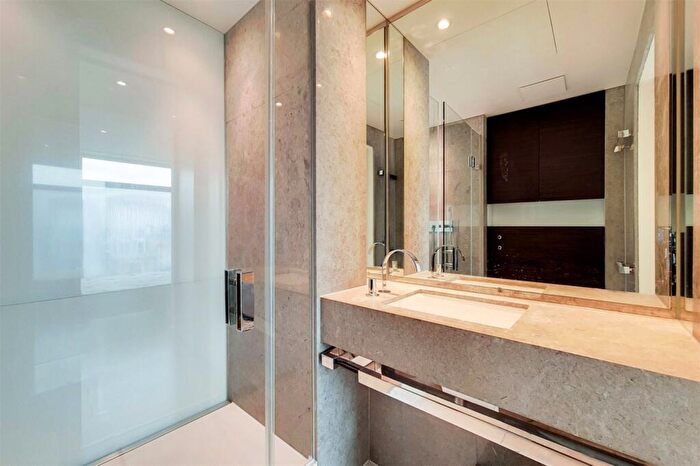 2 Bedroom Apartment To Rent In Pan Penisula Square, London, E14