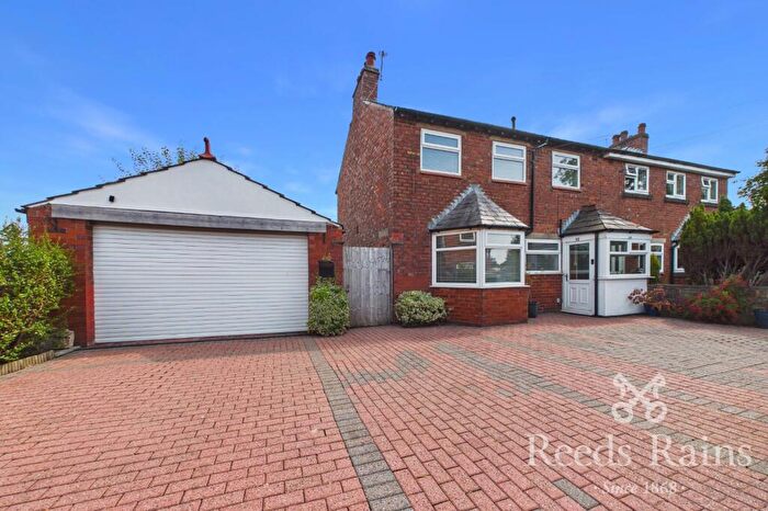3 Bedroom Semi-Detached House For Sale In Preston Road, Coppull, Chorley, Lancashire, PR7