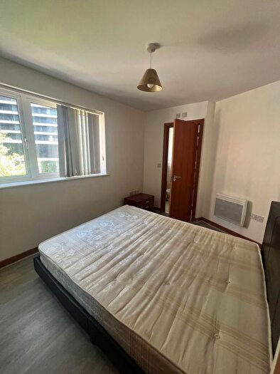 2 Bedroom Flat To Rent In Canary Wharf, E14