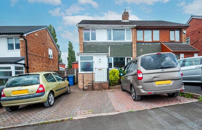 3 Bedroom Semi-Detached House For Sale In Holthouse Road, Tottington, Bury, BL8