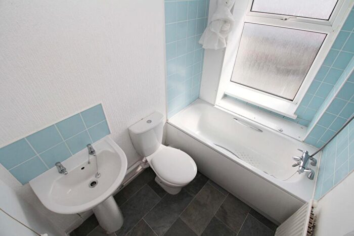 2 Bedroom Apartment To Rent In Barry Road, Barry., CF63