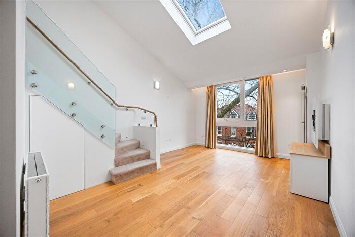 3 Bedroom Flat For Sale In Hampstead Hill Gardens, Hampstead, NW3