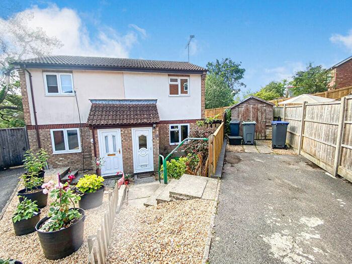 1 Bedroom Semi-Detached House To Rent In Linkway, Salisbury, SP1