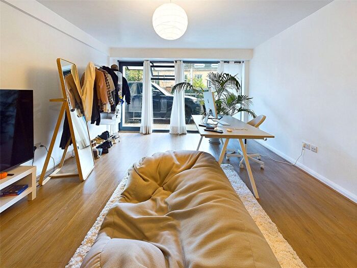 1 Bedroom Flat To Rent In Staines Road, Twickenham, TW2