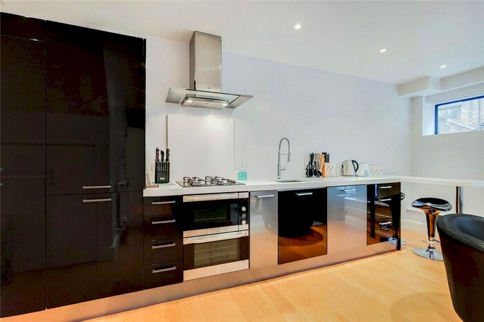 3 Bedroom Terraced House To Rent In Fitzroy Mews, Fitzrovia, London, W1T