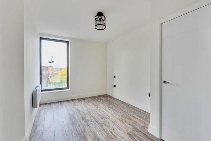 1 Bedroom Flat To Rent In Swindon, Wiltshire, SN1