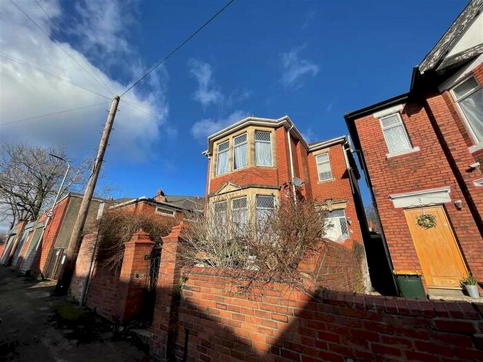 3 Bedroom Semi-Detached House To Rent In Dewsland Park Road, Newport, NP20