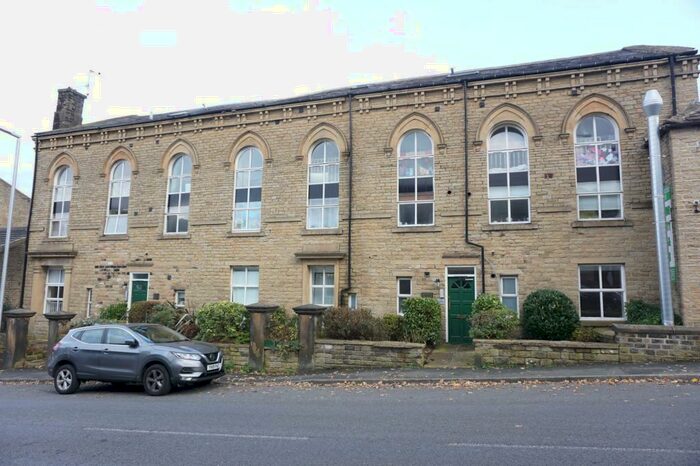 1 Bedroom Apartment To Rent In Stainland Road, Holywell Green, HX4