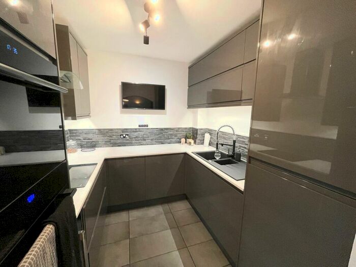 2 Bedroom Apartment To Rent In Serif Close, Carrington Point, NG5