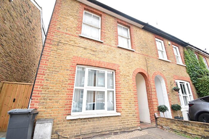 Studio To Rent In Cleaveland Road, Surbiton, KT6