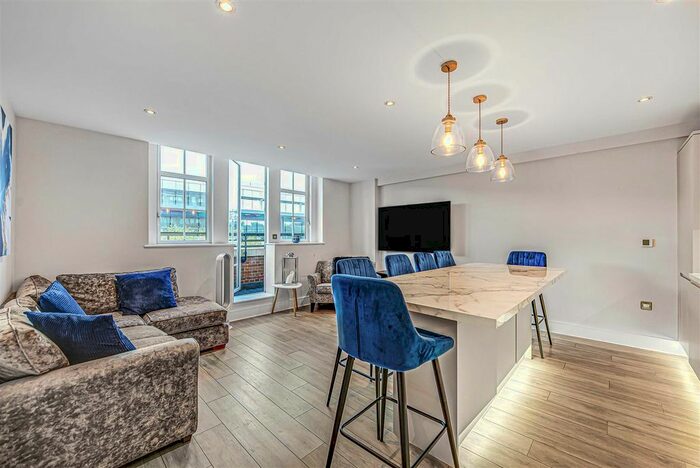 3 Bedroom Flat To Rent In Romney House, Marsham Street, Westminster, London, SW1P