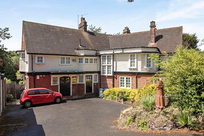 2 Bedroom Flat For Sale In Sanderstead Road, The Quest, CR2