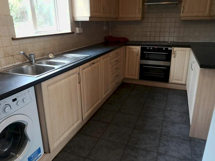 4 Bedroom Semi-Detached House To Rent In The Crescent, Brighton, BN2