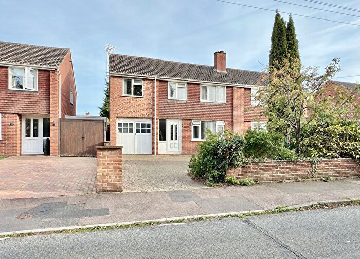 4 Bedroom Semi-detached House For Sale In Digby Drive, Tewkesbury, GL20