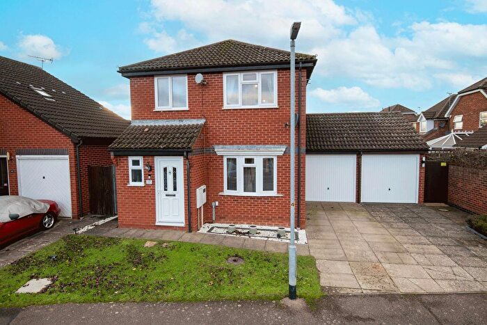 3 Bedroom Detached House For Sale In Beech Drive, Wellingborough, NN8