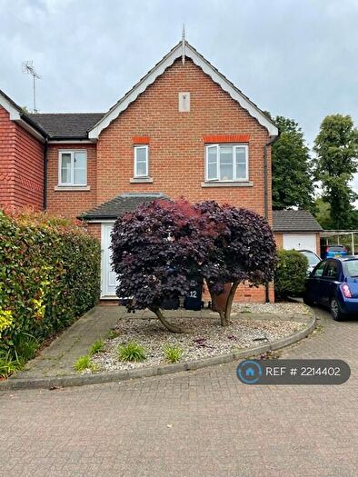 3 Bedroom Semi-Detached House To Rent In Oaklands Wood, Hatfield, AL10