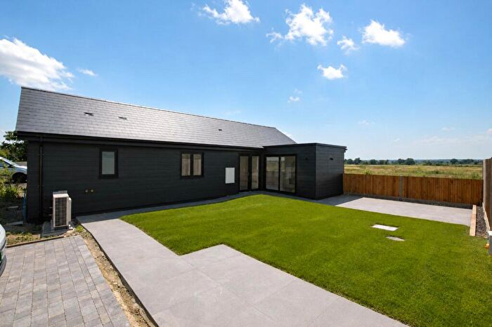 2 Bedroom Bungalow To Rent In Halfway House Farm, Stanstead Road, Ware, SG12