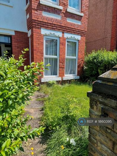 2 Bedroom Flat To Rent In West Kirby, Wirral, CH48