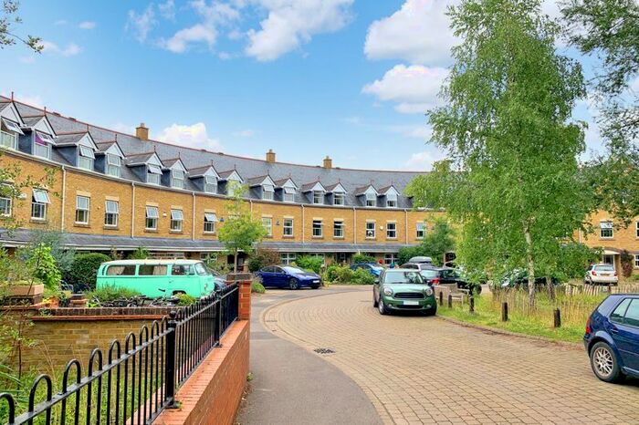 5 Bedroom Terraced House To Rent In Burgess Mead, Oxford, OX2