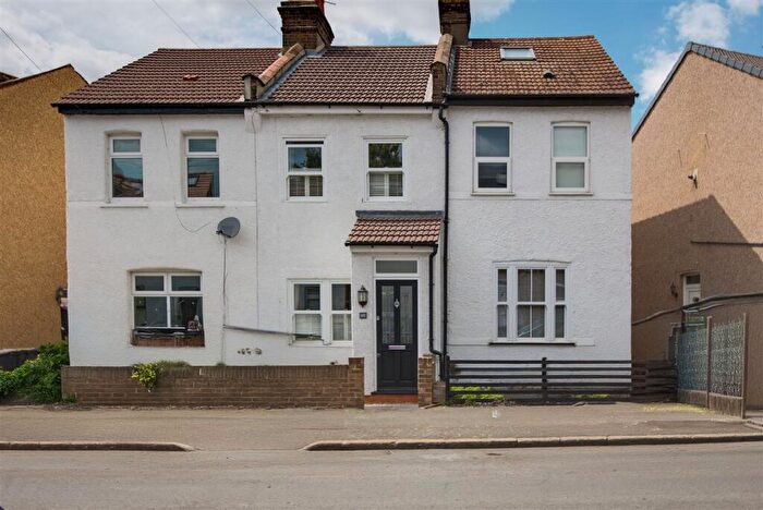 2 Bedroom Terraced House For Sale In Bynes Road, South Croydon, CR2