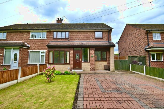 3 Bedroom Semi-Detached House To Rent In Bramham Road, Doncaster, DN4