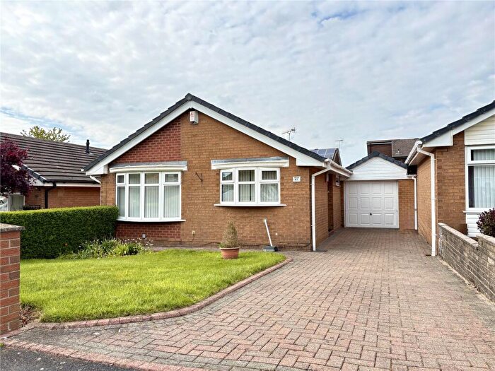 2 Bedroom Detached Bungalow For Sale In Arnside Avenue, Chadderton, Oldham, OL9
