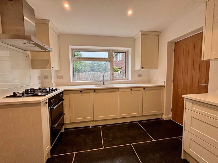 3 Bedroom Link Detached House To Rent In Back Road, Writtle, CM1