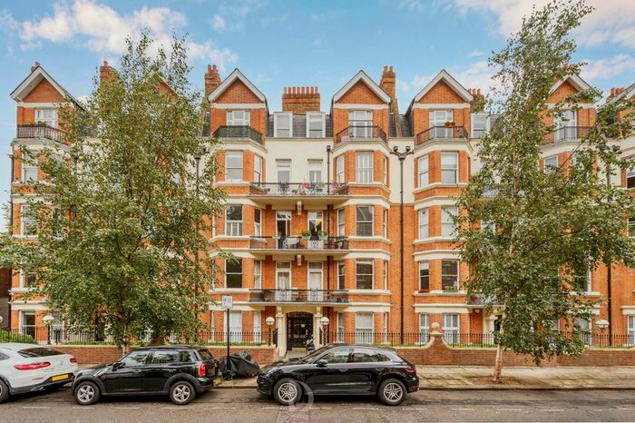3 Bedroom Flat To Rent In Wymering Road, London, W9