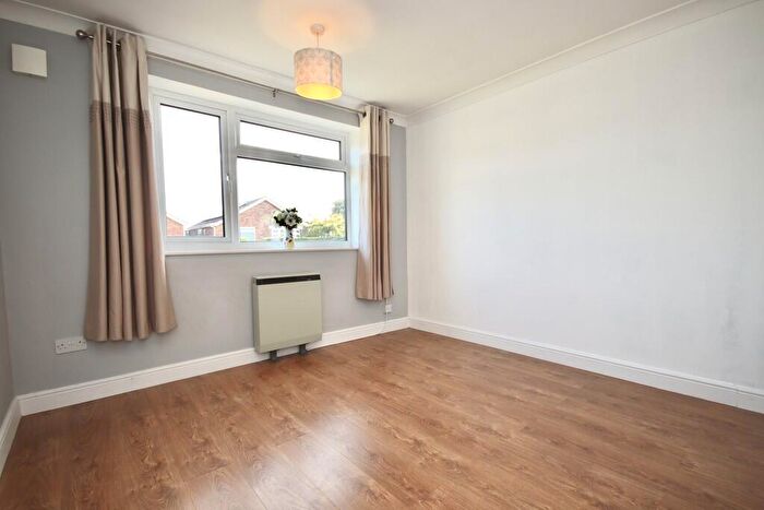 2 Bedroom Detached Bungalow For Sale In Hilltop Close, Eagle, LN6
