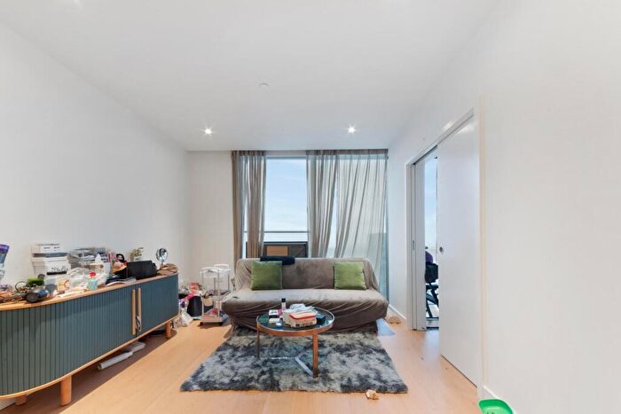 Apartment For Sale In Hampton Tower, Marsh Wall, London, E14