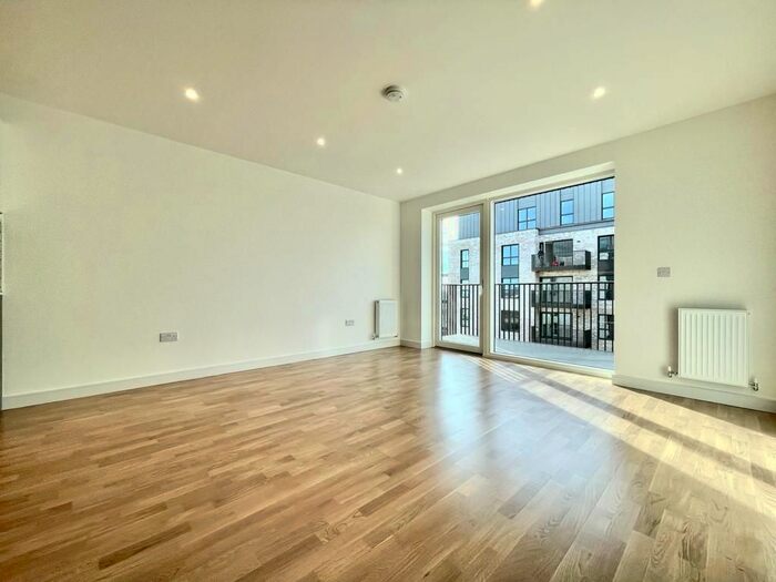 1 Bedroom Flat To Rent In Sibley House, 4 Greenleaf Walk, The Green Quarter, Southall, London UB1