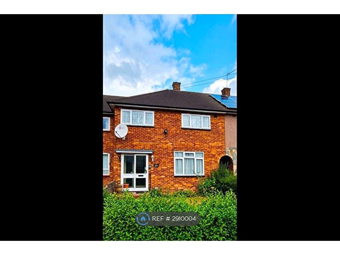 3 Bedroom Terraced House To Rent In Fairford Close, Romford, RM3