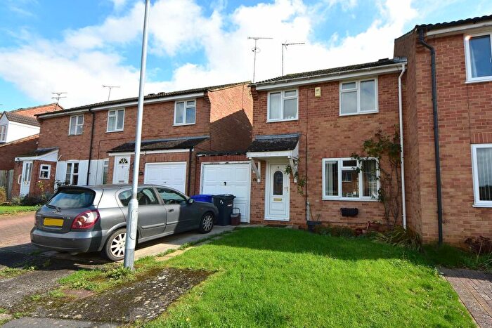 3 Bedroom Semi-Detached House For Sale In Kensington Close, Kings Sutton, OX17