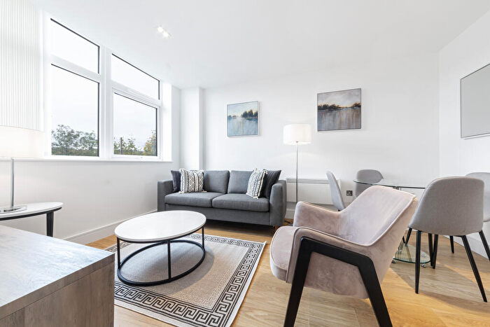 1 Bedroom Apartment To Rent In Laporte Way, Luton, Bedfordshire, LU4