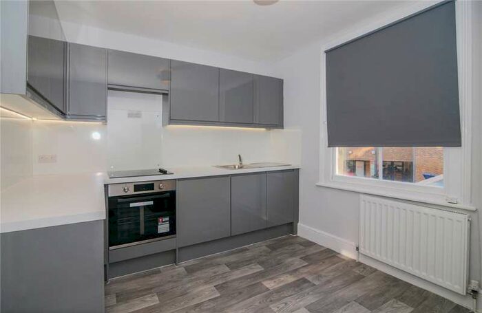 3 Bedroom Flat To Rent In Church Road, Barnes, London, SW13