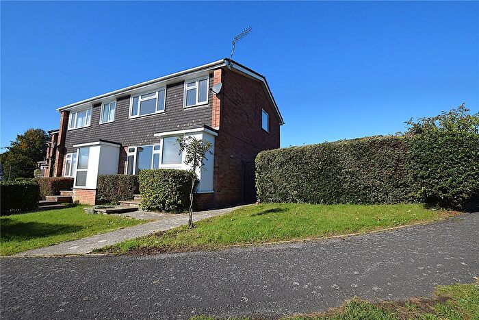 3 Bedroom End Terrace House For Sale In Wooteys Way, Alton, Hampshire, GU34