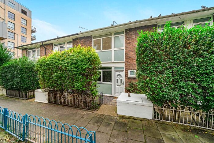 3 Bedroom House To Rent In Poole Road, N1