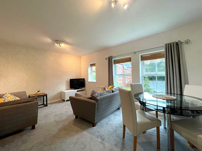 2 Bedroom Flat To Rent In Bridgewater Court, Grove Lane, Headingley, Leeds, LS6
