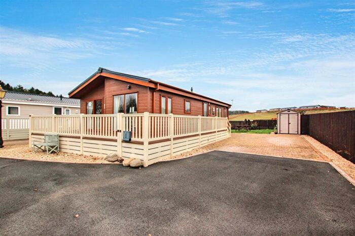 2 Bedroom Park Home For Sale In Kingdom Park View, Ravenstruther, ML11