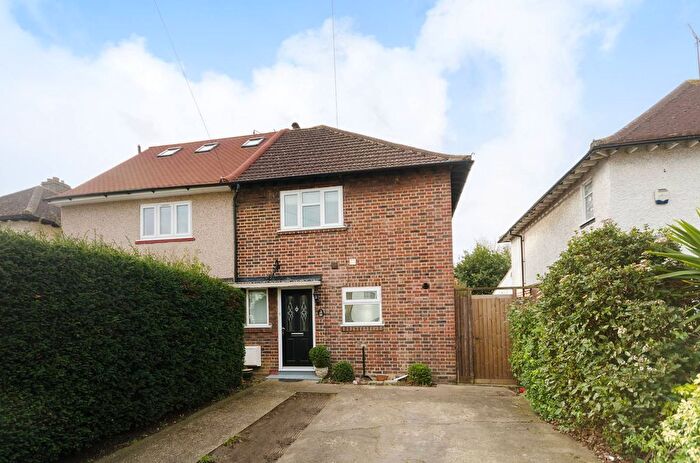 3 Bedroom Semi-Detached House To Rent In Mount Pleasant Road, New Malden, KT3