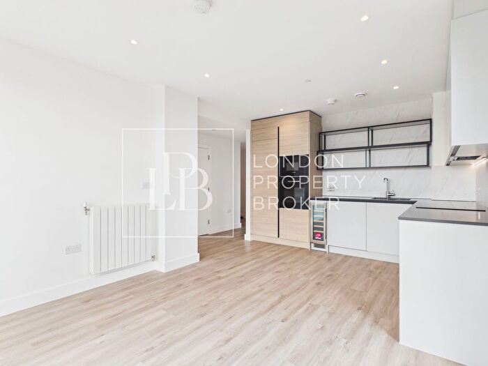 2 Bedroom Flat To Rent In Batchford House, Kibdrooke Village, SE3