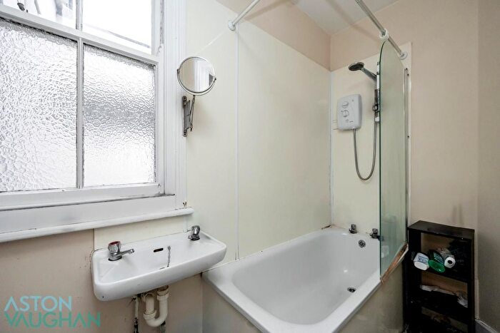 3 Bedroom Flat To Rent In Ditchling Rise, Brighton, BN1