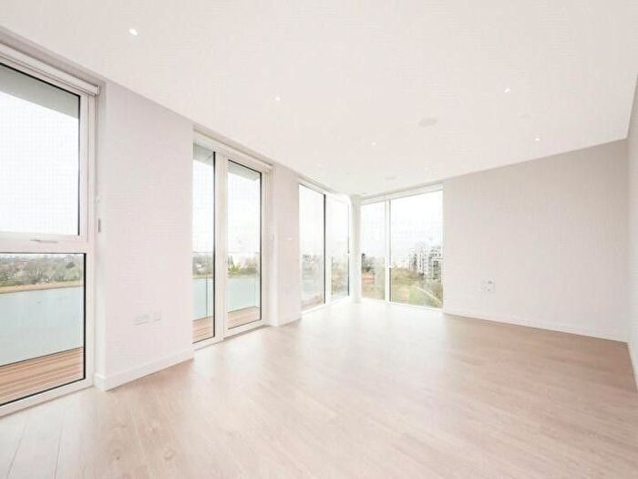 3 Bedroom Flat To Rent In The Shoreline Building, Newnton Close, London, N4