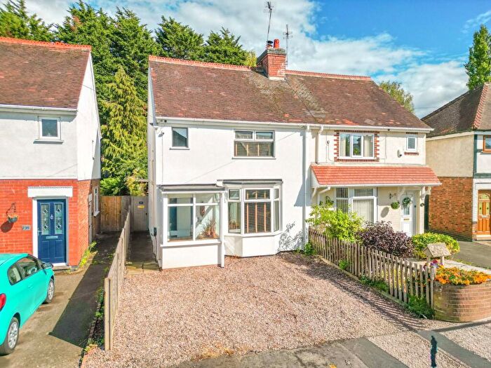 3 Bedroom Semi-Detached House For Sale In Castle Road, Nuneaton, CV10