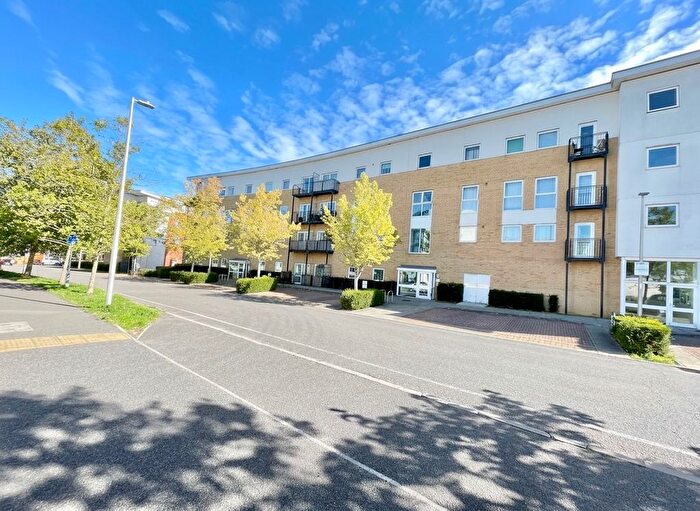 2 Bedroom Flat For Sale In Drake Way, Kennet Island, Reading, RG2