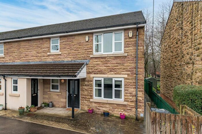 2 Bedroom Flat For Sale In Norwood Court, Burley In Wharfedale, LS29